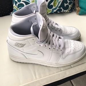 Men’s Air Jordan athletic shoes 10.5